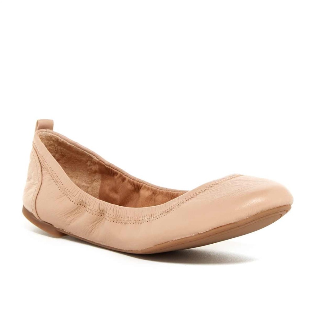 Lucky brand nude leather flat